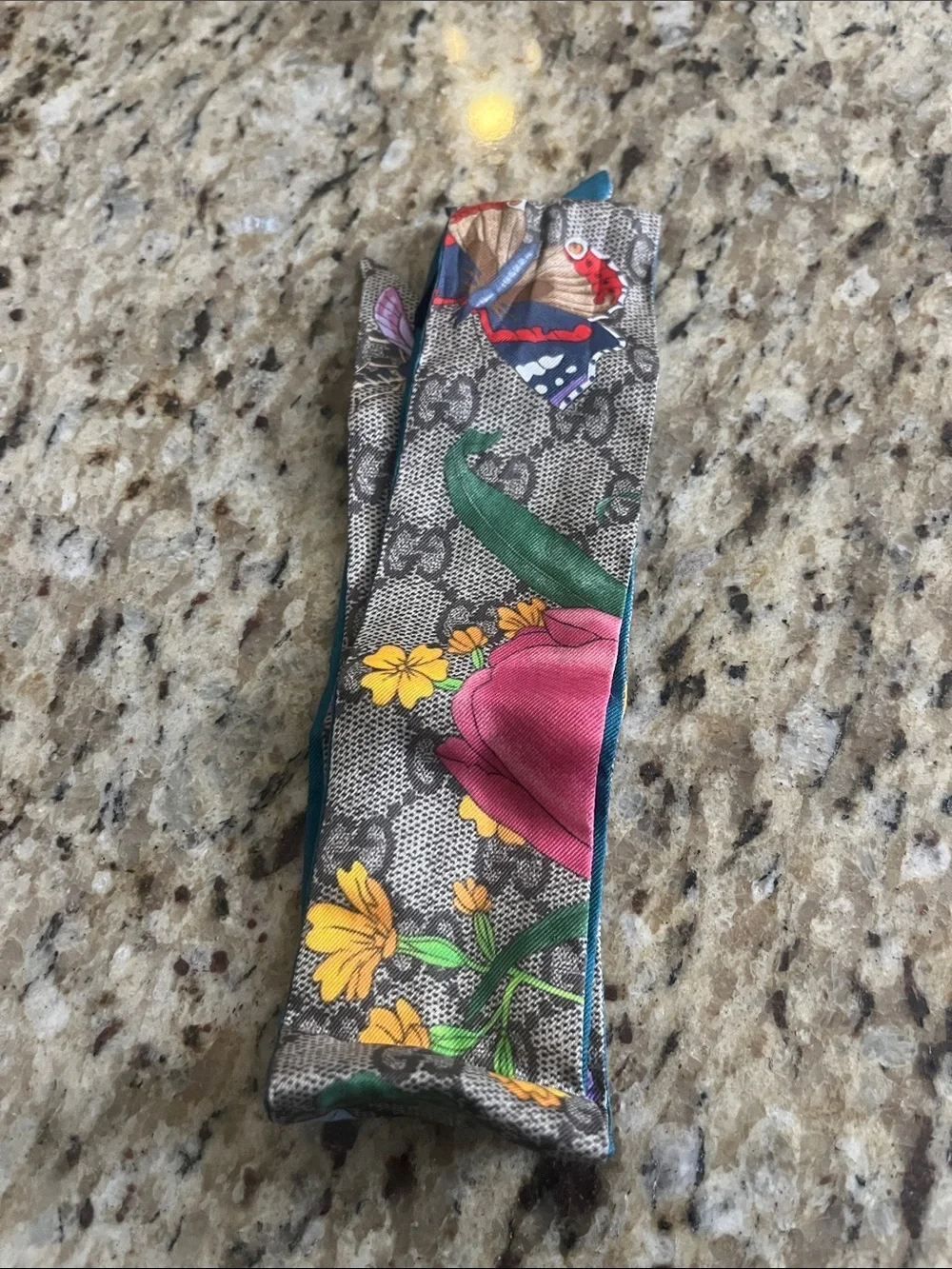 Gucci Floral Silk Twilly Scarf in Multicolor - Picture 2 of 4
